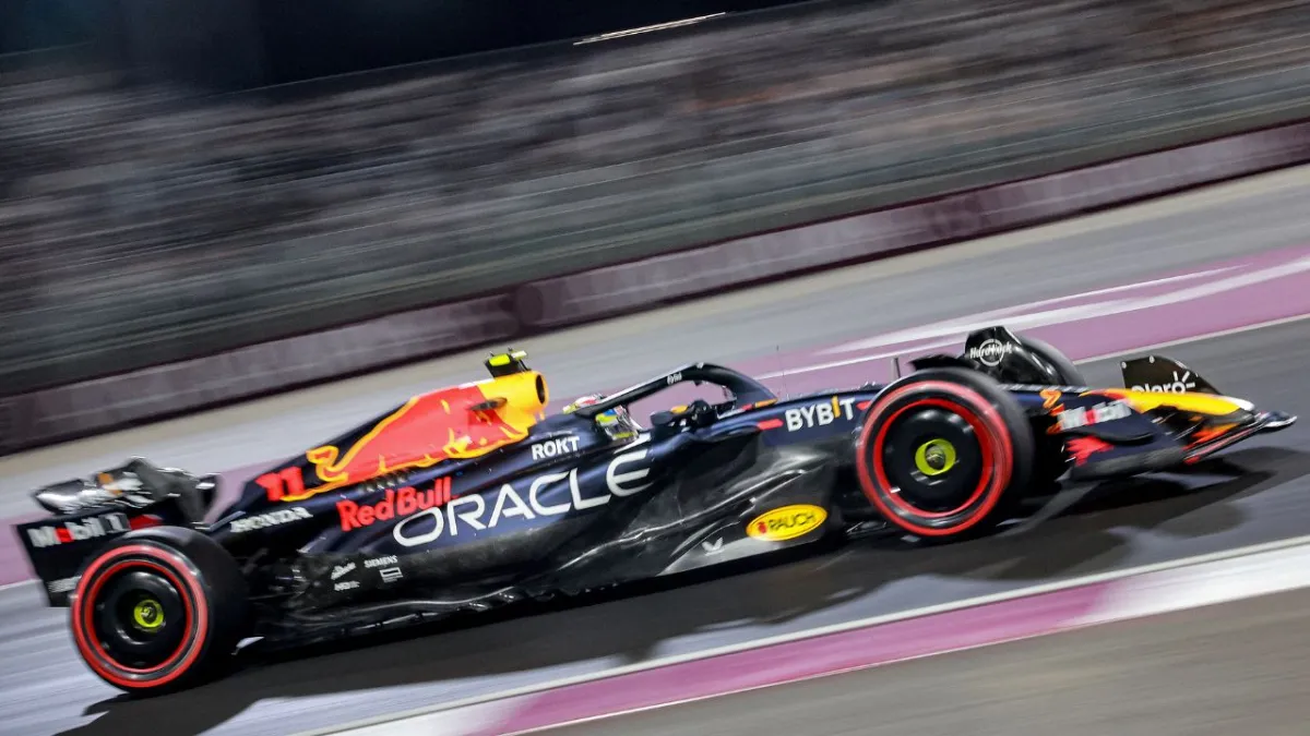 Verstappen conquista Abu Dhabi y Checo pierde podio por sanción